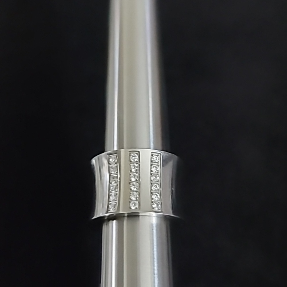 Large Ring Size 8‎ - Picture 5 of 7